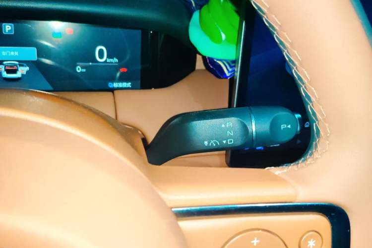 Used Wuling Bingo S 2025 Model 430km Flagship Edition Gear Lever