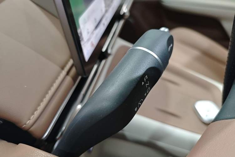 Used Wuling Bingo S 2025 Model 325km Deluxe Edition Gear Lever