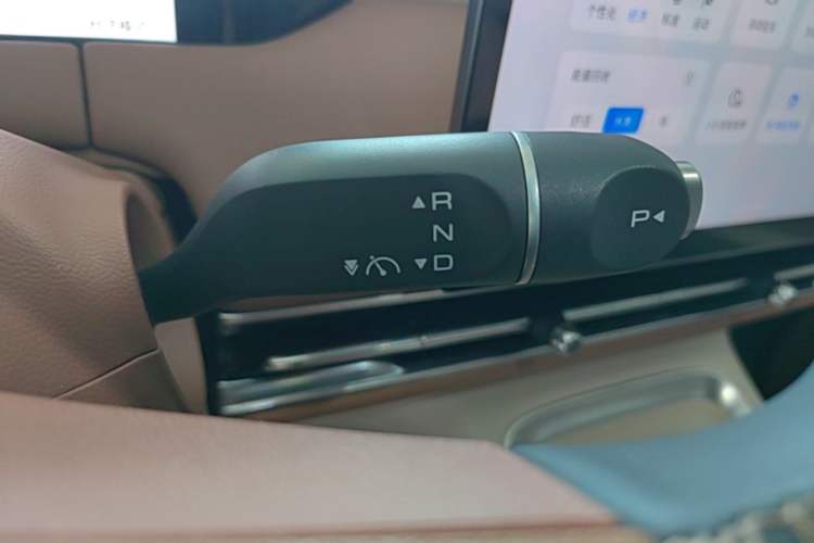 Used Wuling Bingo S 2025 Model 430km Flagship Edition Gear Lever