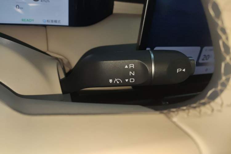 Used Wuling Bingo S 2025 Model 325km Deluxe Edition Gear Lever