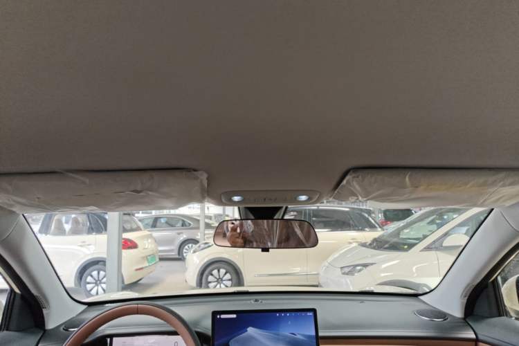 Used Wuling Bingo S 2025 Model 325km Deluxe Edition Headliner