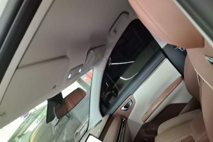 Used Wuling Bingo S 2025 Model 325km Deluxe Edition Headliner