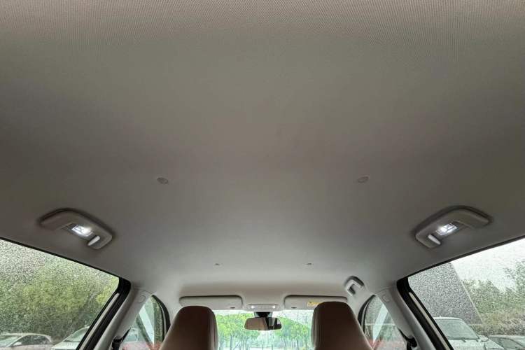 Used Wuling Bingo S 2025 Model 325km Deluxe Edition Headliner