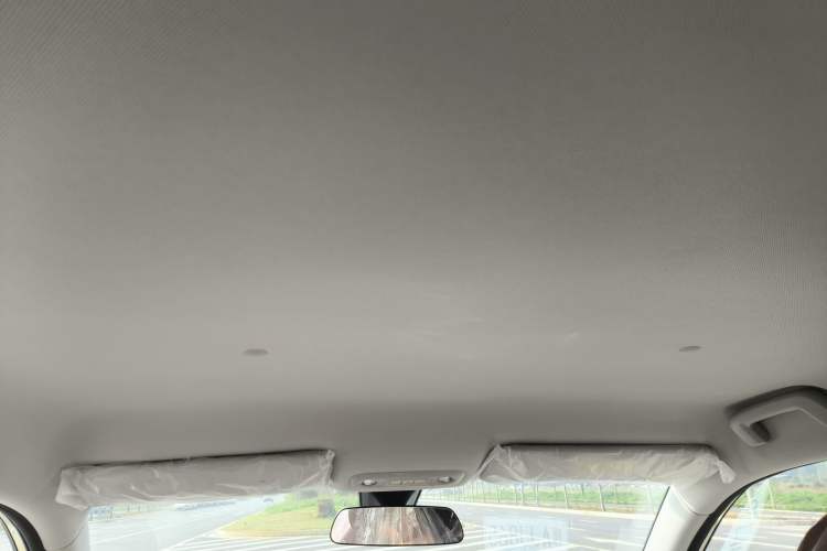 Used Wuling Bingo S 2025 Model 325km Deluxe Edition Headliner