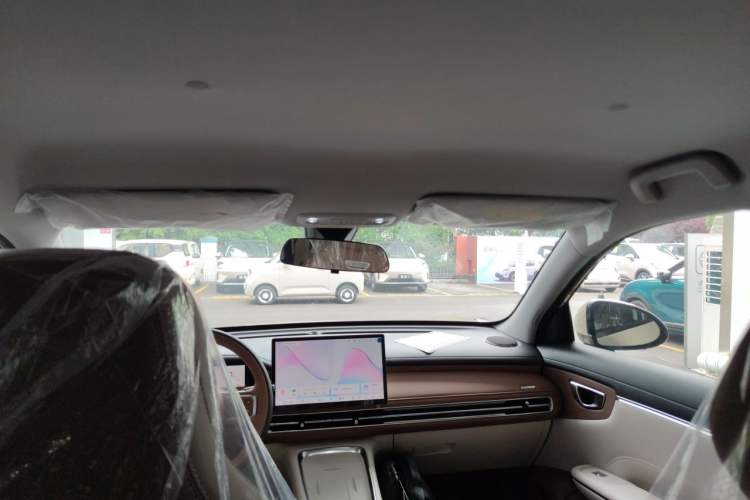 Used Wuling Bingo S 2025 Model 325km Deluxe Edition Headliner
