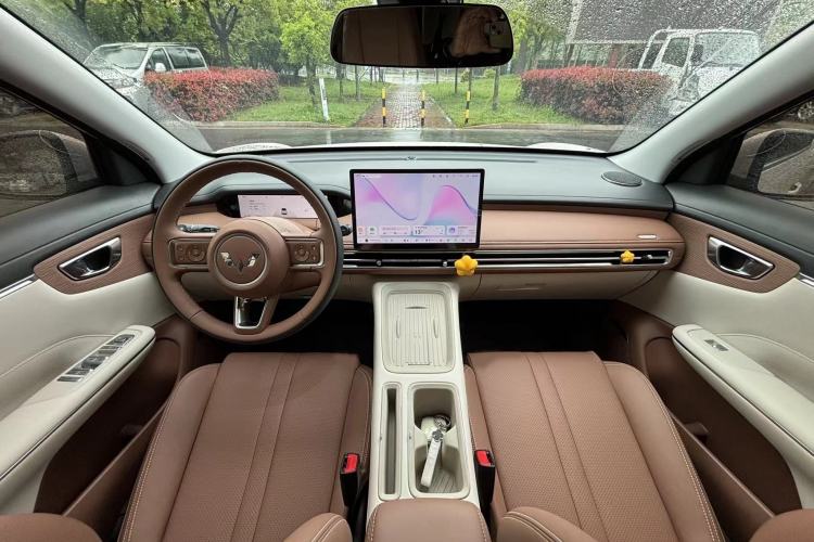 Used Wuling Bingo S 2025 Model 325km Deluxe Edition Interior 3