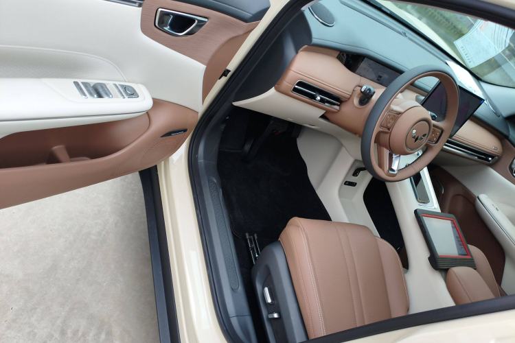 Used Wuling Bingo S 2025 Model 325km Flagship Edition Interior 3