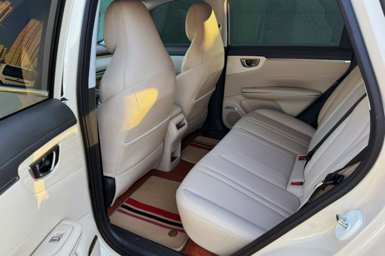 Used Wuling Bingo S 2025 Model 325km Deluxe Edition Interior 5