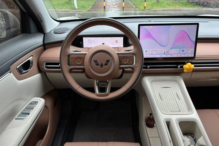 Used Wuling Bingo S 2025 Model 325km Deluxe Edition Interior 7