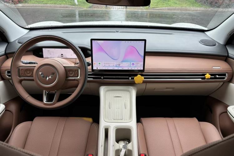 Used Wuling Bingo S 2025 Model 325km Deluxe Edition Interior 8