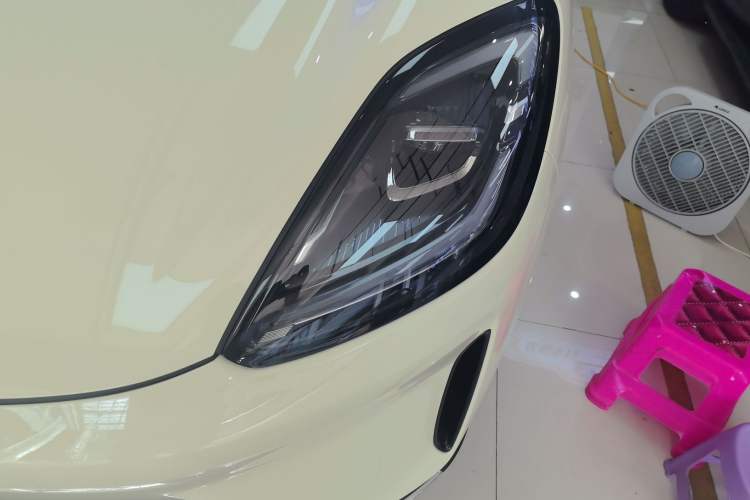 Used Wuling Bingo S 2025 Model 325km Flagship Edition Left Front Headlight