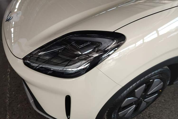 Used Wuling Bingo S 2025 Model 325km Deluxe Edition Left Front Headlight