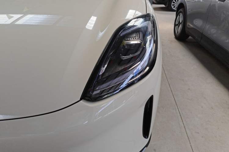 Used Wuling Bingo S 2025 Model 325km Deluxe Edition Left Front Headlight