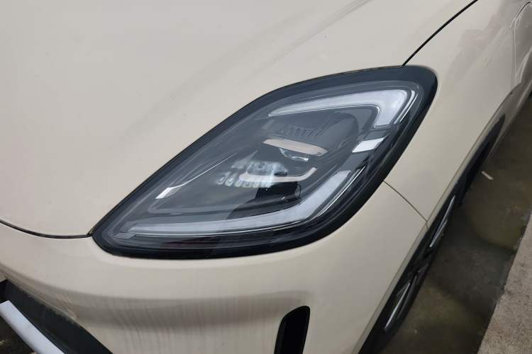 Used Wuling Bingo S 2025 Model 325km Deluxe Edition Left Front Headlight