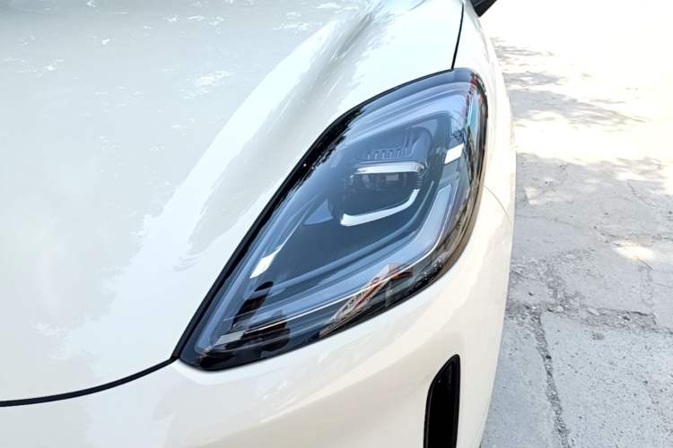 Used Wuling Bingo S 2025 Model 325km Deluxe Edition Left Front Headlight