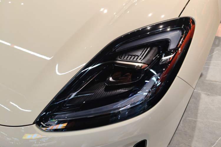 Used Wuling Bingo S 2025 Model 325km Flagship Edition Left Front Headlight