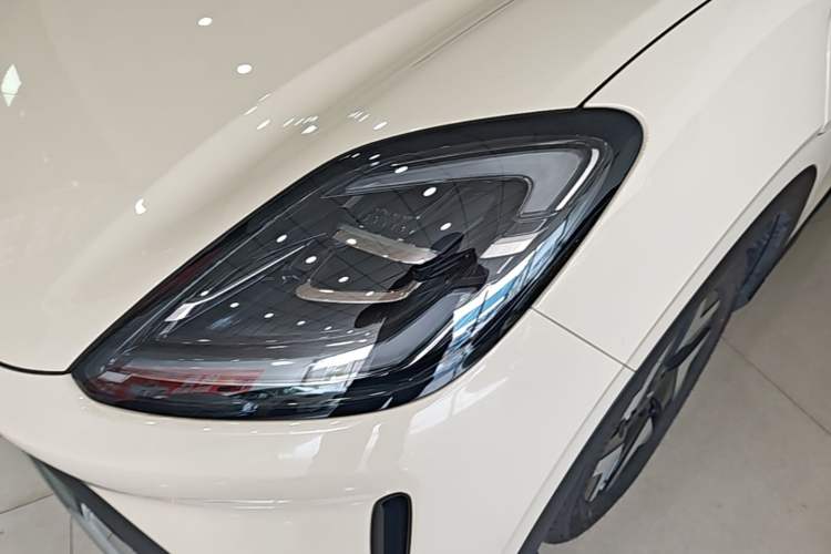 Used Wuling Bingo S 2025 Model 325km Flagship Edition Left Front Headlight