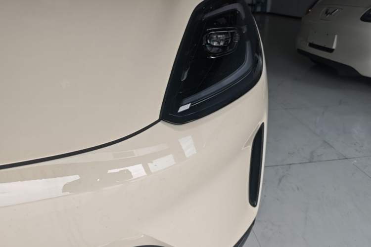 Used Wuling Bingo S 2025 Model 325km Flagship Edition Left Front Headlight