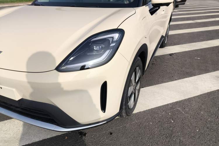 Used Wuling Bingo S 2025 Model 325km Deluxe Edition Left Front Headlight