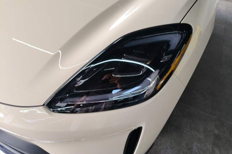 Used Wuling Bingo S 2025 Model 325km Flagship Edition Left Front Headlight