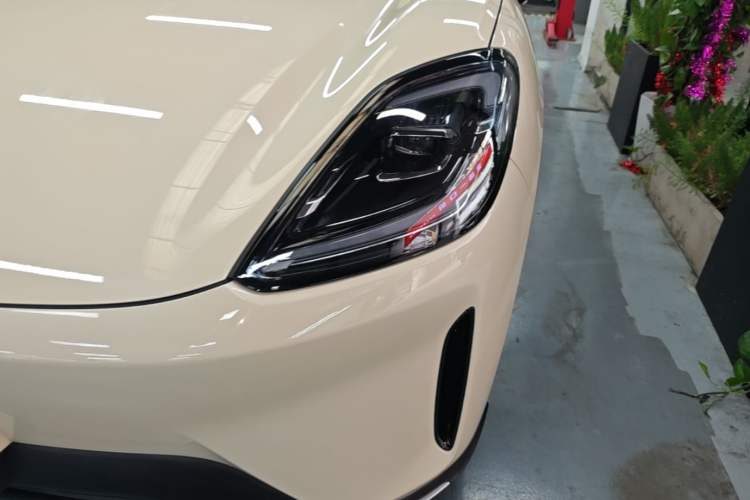Used Wuling Bingo S 2025 Model 325km Deluxe Edition Left Front Headlight
