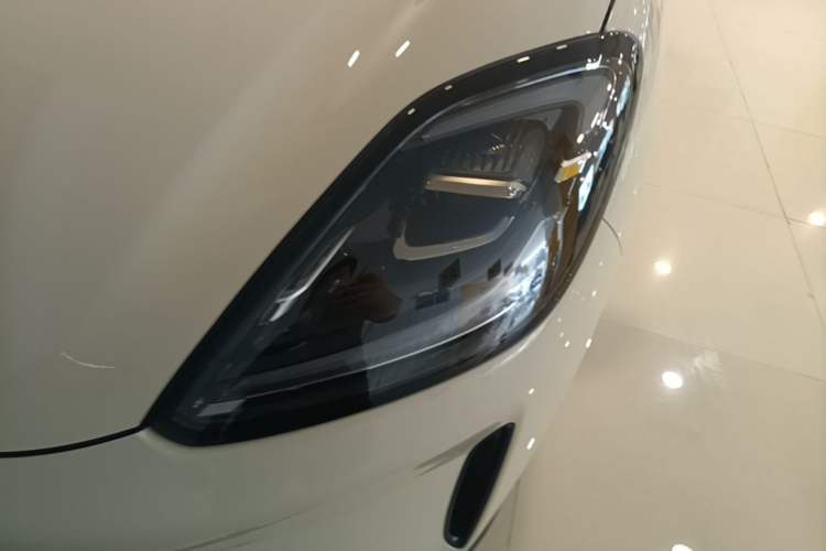 Used Wuling Bingo S 2025 Model 430km Flagship Edition Left Front Headlight