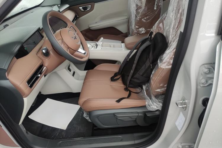 Used Wuling Bingo S 2025 Model 430km Deluxe Edition Left Front Seat