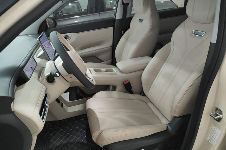 Used Wuling Bingo S 2025 Model 430km Flagship Edition Left Front Seat