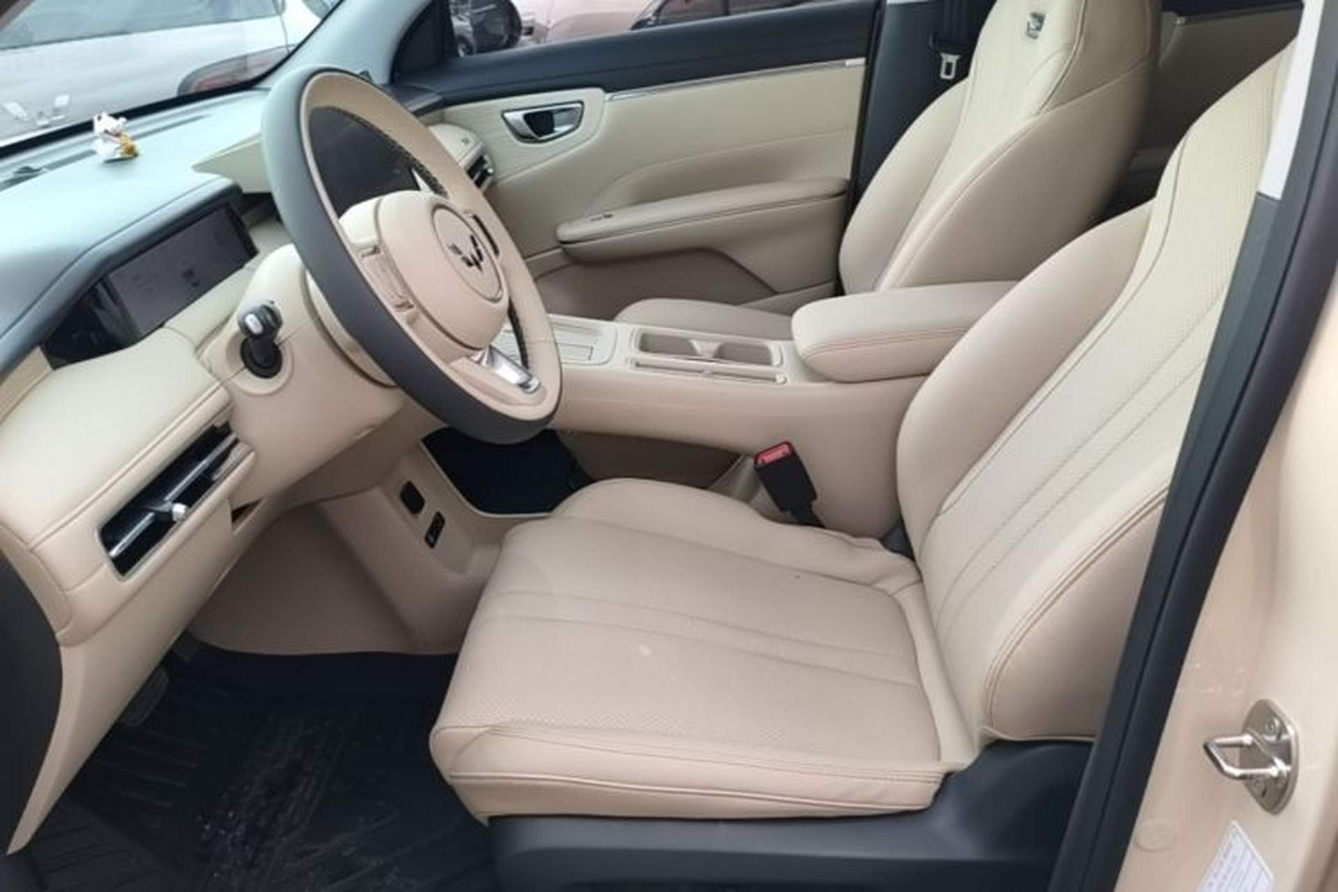 Used Wuling Bingo S 2025 Model 325km Flagship Edition Left Front Seat