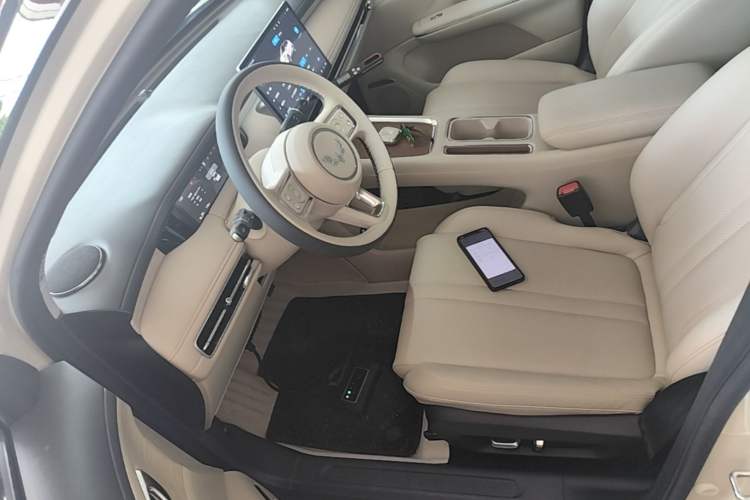 Used Wuling Bingo S 2025 Model 325km Flagship Edition Left Front Seat