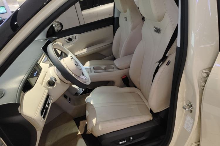 Used Wuling Bingo S 2025 Model 430km Flagship Edition Left Front Seat