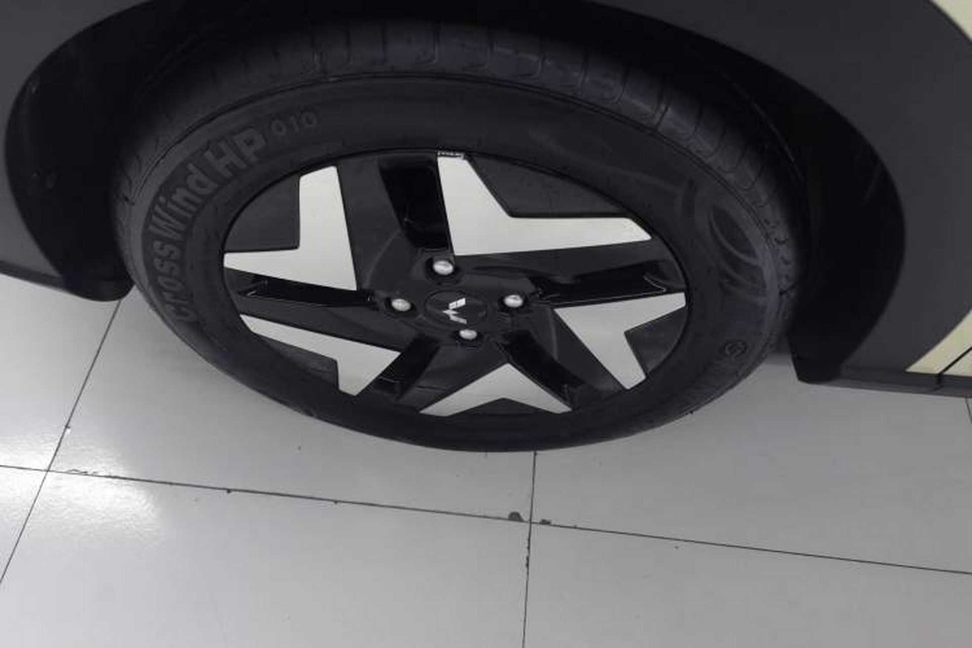 Used Wuling Bingo S 2025 Model 325km Flagship Edition Left Front Wheel Hub