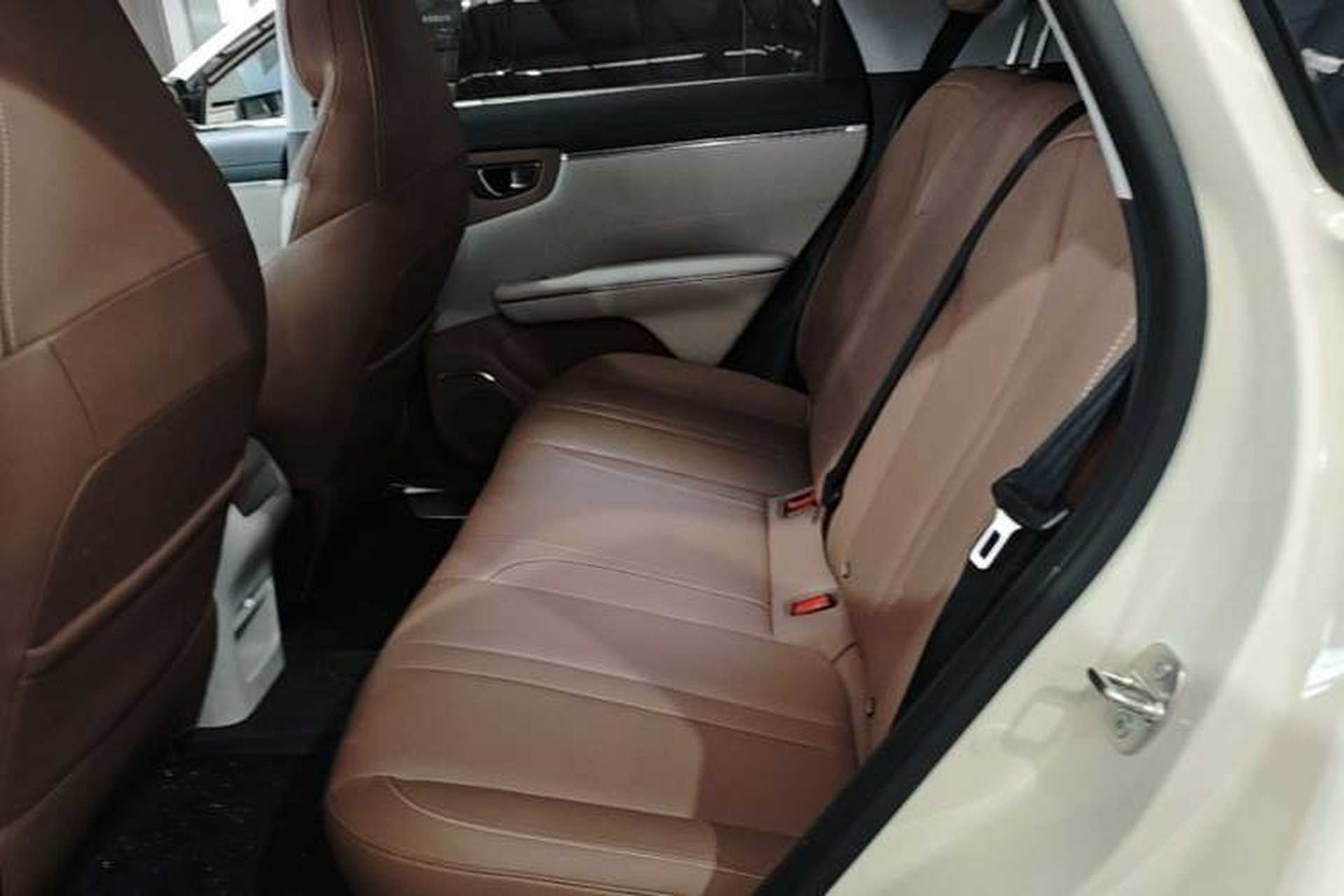 Used Wuling Bingo S 2025 Model 325km Deluxe Edition Left Rear Seat
