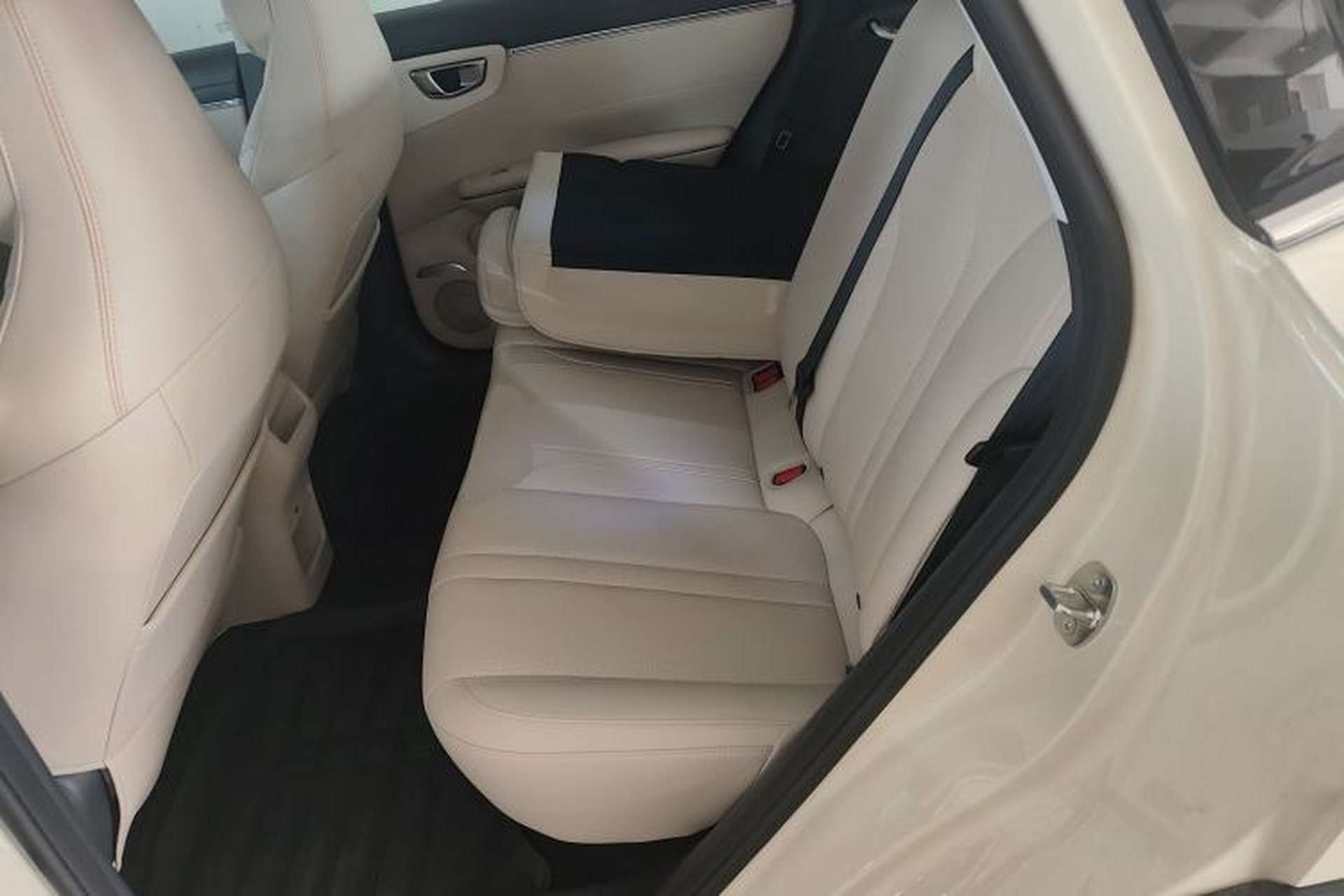 Used Wuling Bingo S 2025 Model 430km Flagship Edition Left Rear Seat
