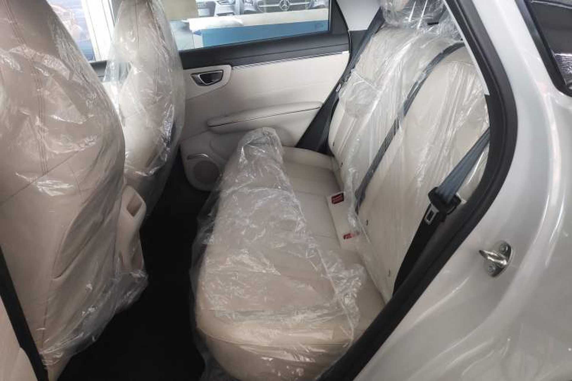 Used Wuling Bingo S 2025 Model 430km Flagship Edition Left Rear Seat
