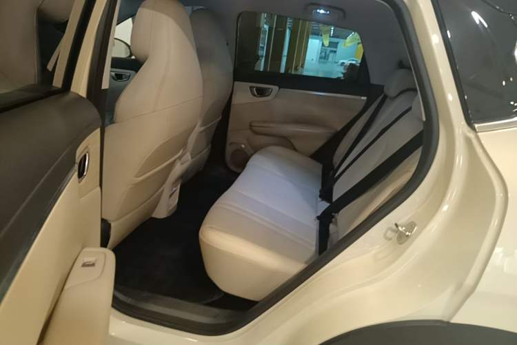 Used Wuling Bingo S 2025 Model 430km Flagship Edition Left Rear Seat