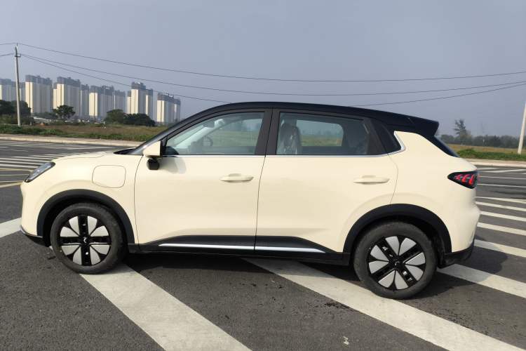 Used Wuling Bingo S 2025 Model 325km Deluxe Edition Left Side