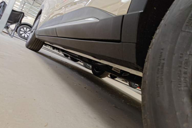 Used Wuling Bingo S 2025 Model 325km Deluxe Edition Left Side Sill