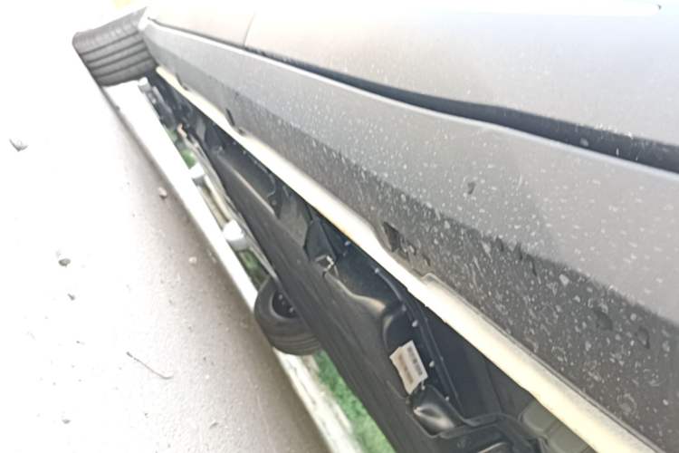Used Wuling Bingo S 2025 Model 325km Deluxe Edition Left Side Sill