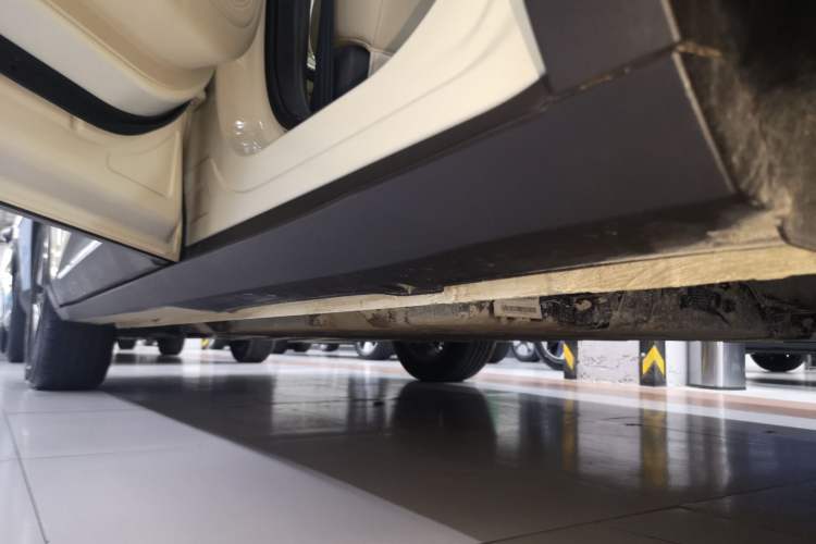 Used Wuling Bingo S 2025 Model 325km Flagship Edition Left Side Sill