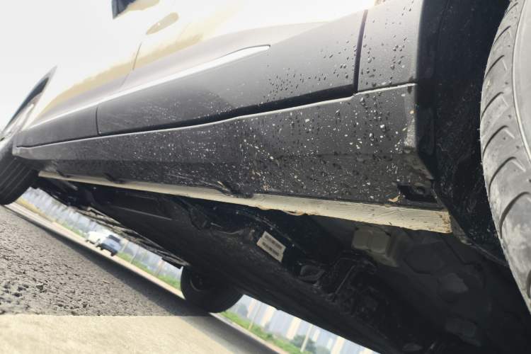 Used Wuling Bingo S 2025 Model 325km Deluxe Edition Left Side Sill