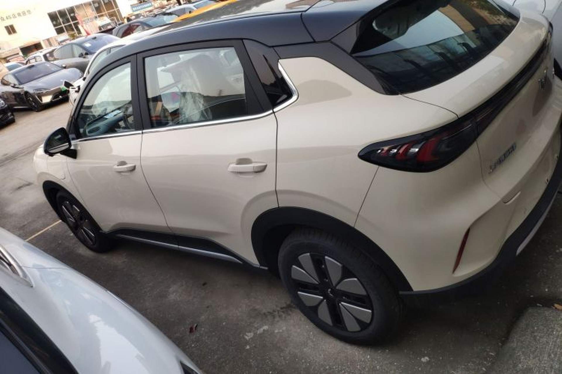 Used Wuling Bingo S 2025 Model 430km Deluxe Edition Rear Left 45 Deg