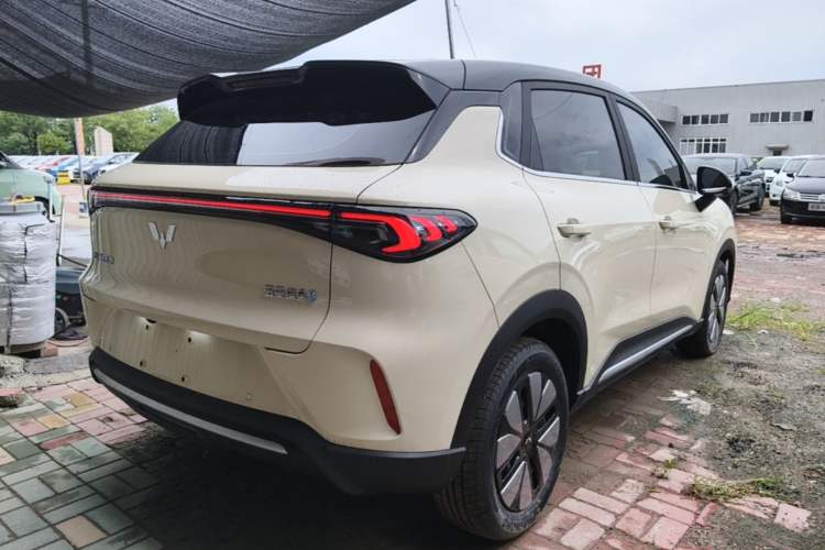 Used Wuling Bingo S 2025 Model 325km Deluxe Edition Rear Right 45 Deg