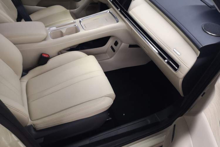Used Wuling Bingo S 2025 Model 325km Flagship Edition Right Front Seat