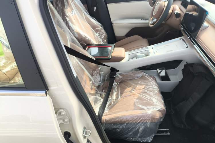 Used Wuling Bingo S 2025 Model 325km Deluxe Edition Right Front Seat