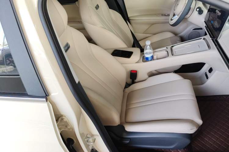 Used Wuling Bingo S 2025 Model 325km Flagship Edition Right Front Seat