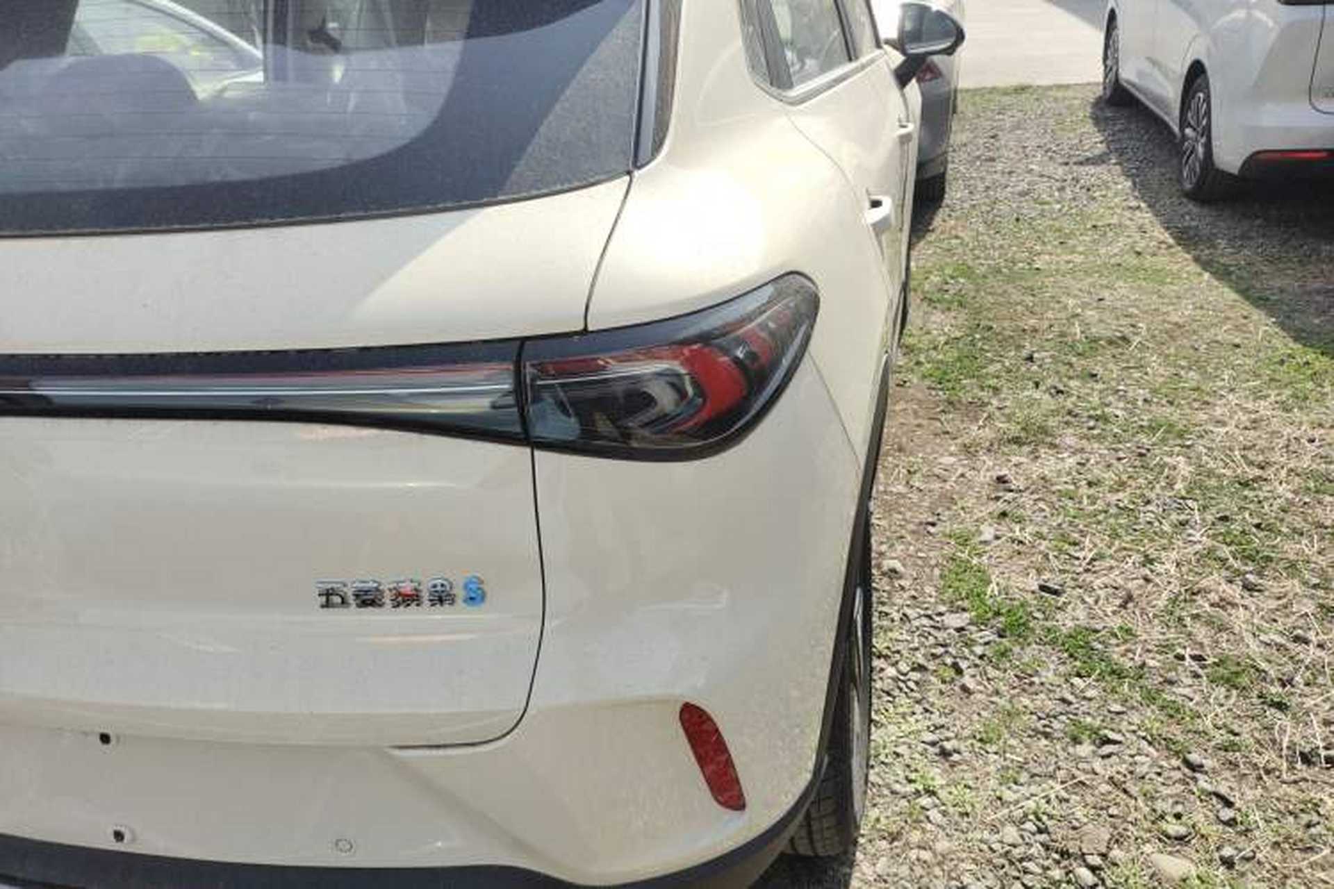 Used Wuling Bingo S 2025 Model 325km Flagship Edition Right Rear Taillight