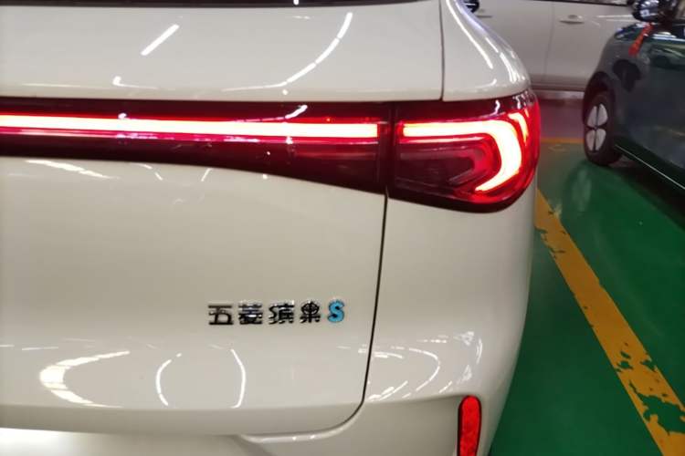 Used Wuling Bingo S 2025 Model 325km Deluxe Edition Right Rear Taillight