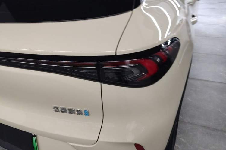 Used Wuling Bingo S 2025 Model 430km Flagship Edition Right Rear Taillight