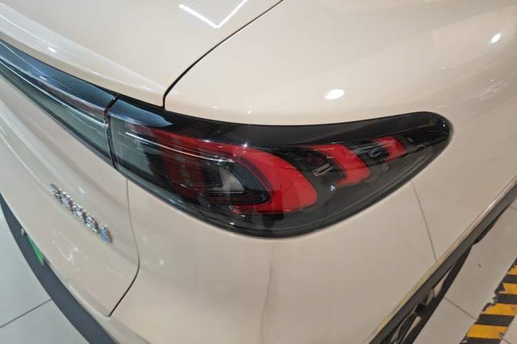 Used Wuling Bingo S 2025 Model 430km Flagship Edition Right Rear Taillight